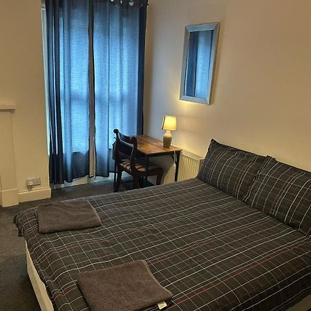 Luton Town House Near Airport Leilighet Eksteriør bilde