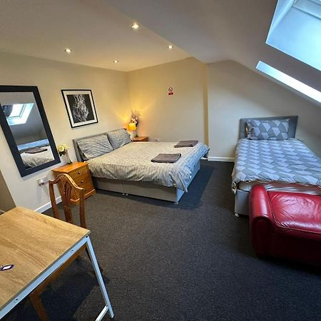 Luton Town House Near Airport Leilighet Eksteriør bilde