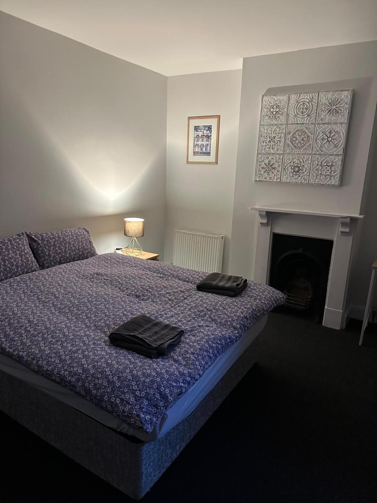 Luton Town House Near Airport Leilighet Eksteriør bilde